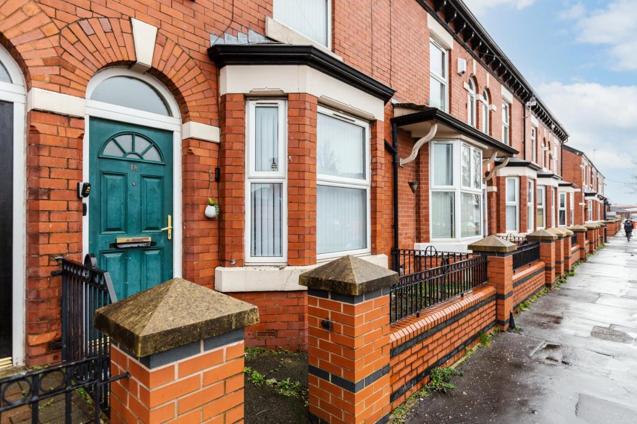 Casa de férias Clayton House - Spacious Near Etihad Stadium Manchester