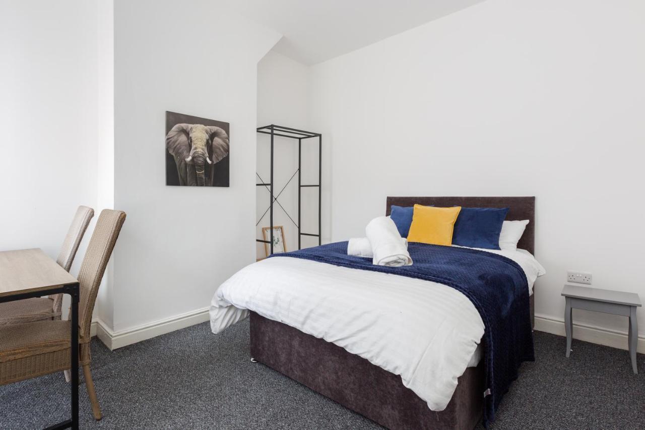 Casa de férias Clayton House - Spacious Near Etihad Stadium *